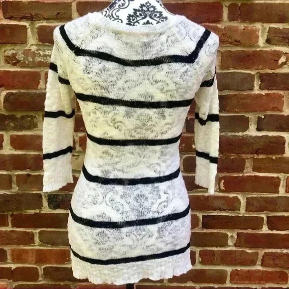 🦋PINK ROSE Crew Neck 3/4 Sleeve Striped Sweater - Picture 6 of 8